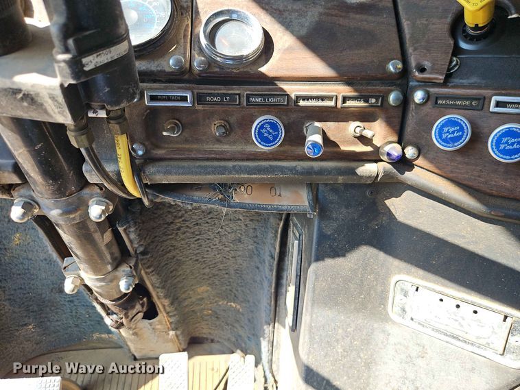 image for item EO7433 1987 Freightliner FLC dump truck