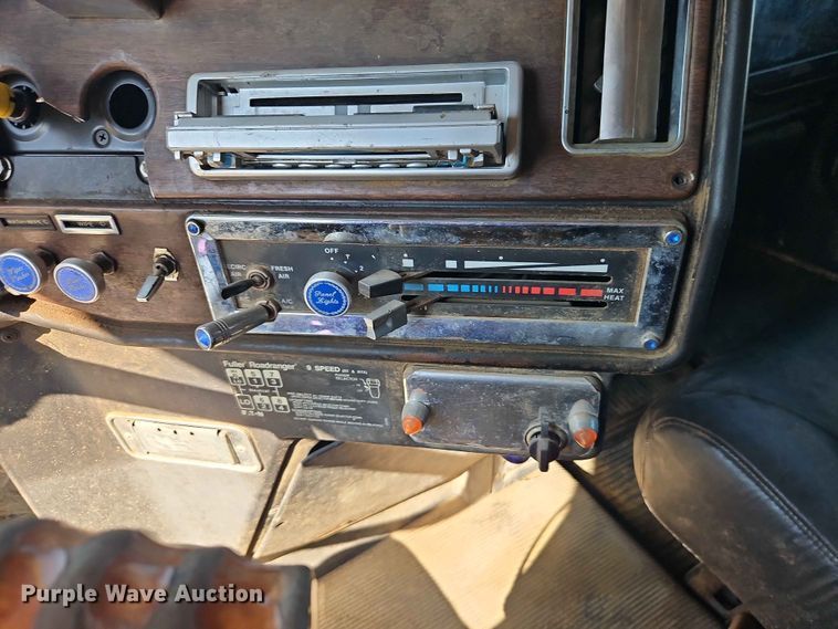 image for item EO7433 1987 Freightliner FLC dump truck