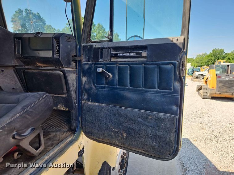 image for item EO7433 1987 Freightliner FLC dump truck