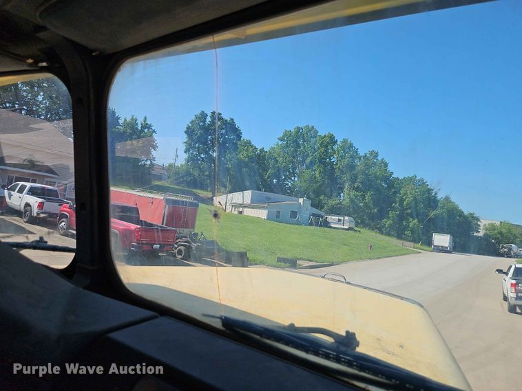 image for item EO7433 1987 Freightliner FLC dump truck