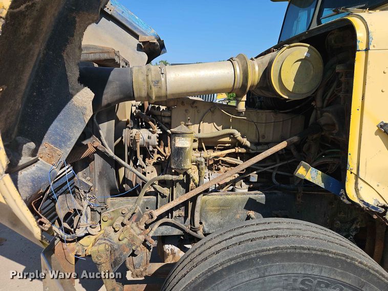 image for item EO7433 1987 Freightliner FLC dump truck