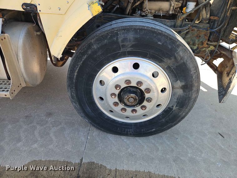 image for item EO7433 1987 Freightliner FLC dump truck