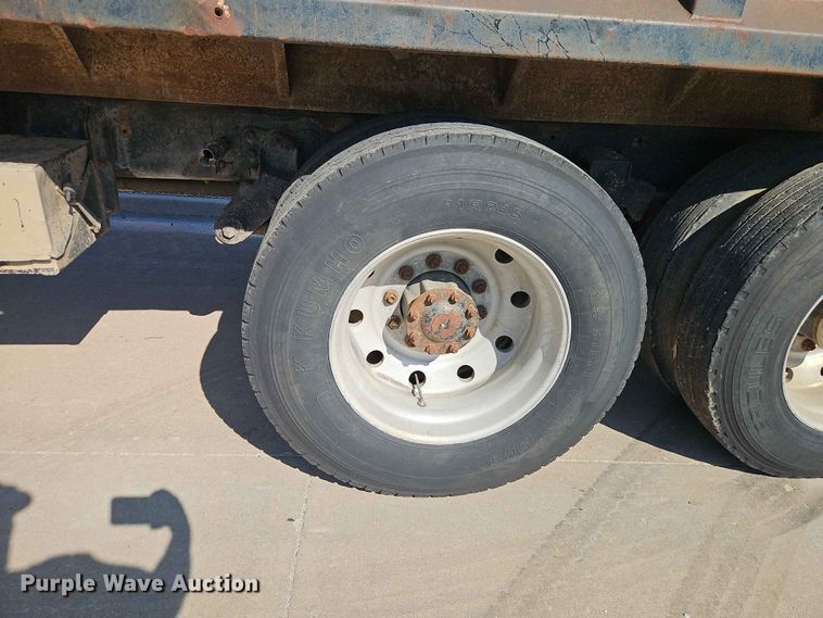 image for item EO7433 1987 Freightliner FLC dump truck
