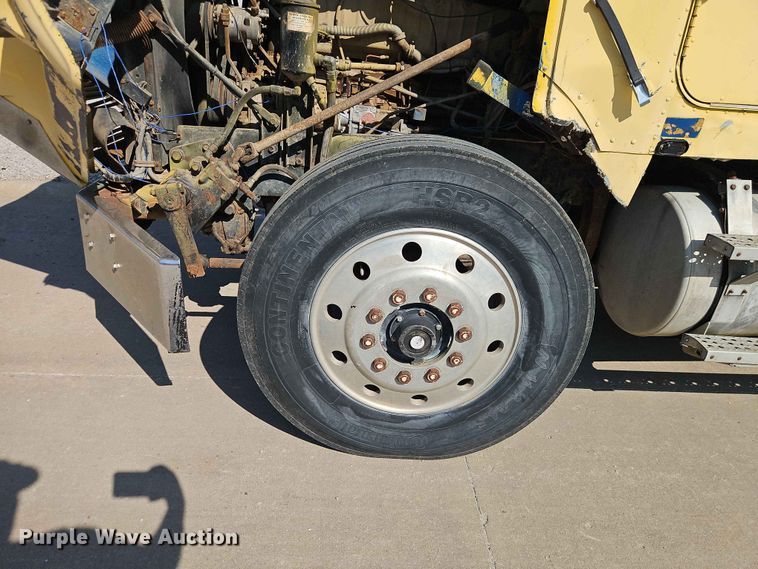 image for item EO7433 1987 Freightliner FLC dump truck