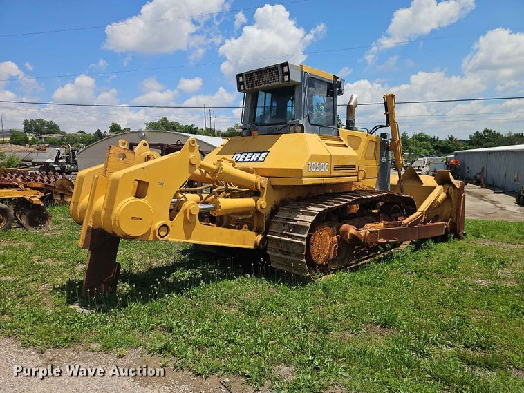 image for item EO7440 2002 John Deere 1050C dozer