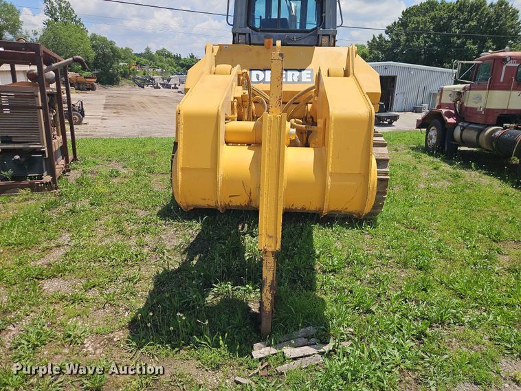 image for item EO7440 2002 John Deere 1050C dozer