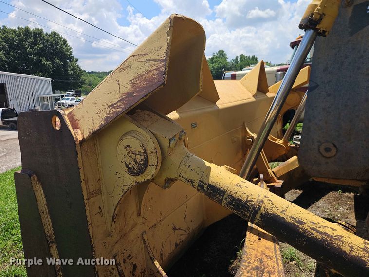 image for item EO7440 2002 John Deere 1050C dozer