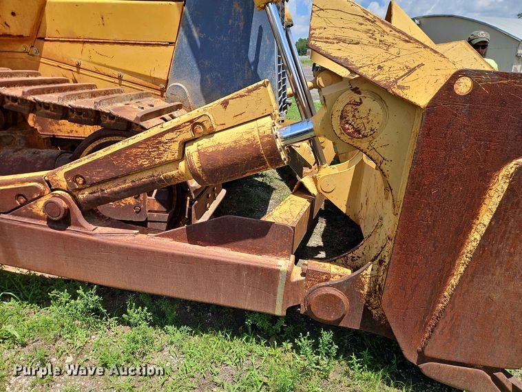 image for item EO7440 2002 John Deere 1050C dozer