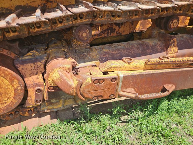 image for item EO7440 2002 John Deere 1050C dozer