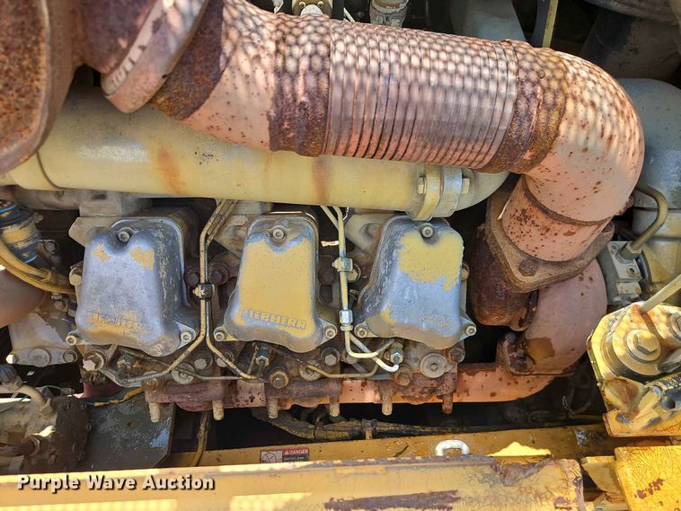 image for item EO7440 2002 John Deere 1050C dozer