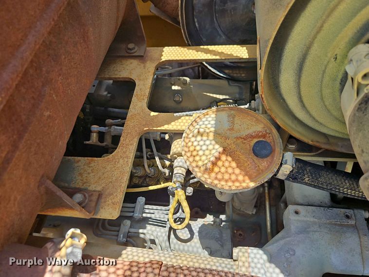 image for item EO7440 2002 John Deere 1050C dozer