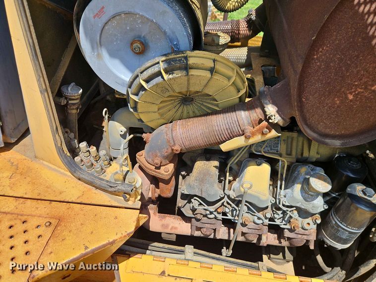 image for item EO7440 2002 John Deere 1050C dozer