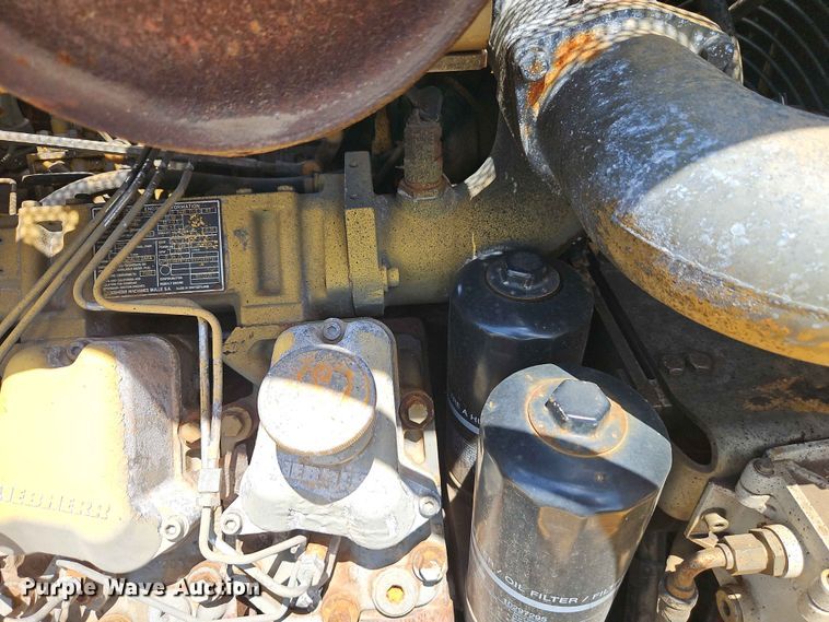 image for item EO7440 2002 John Deere 1050C dozer