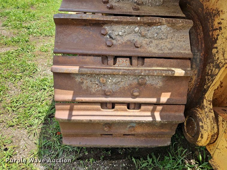 image for item EO7440 2002 John Deere 1050C dozer