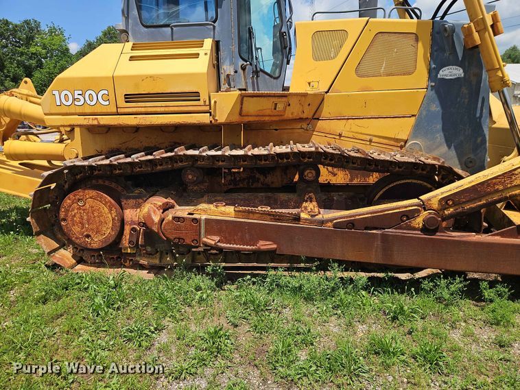 image for item EO7440 2002 John Deere 1050C dozer