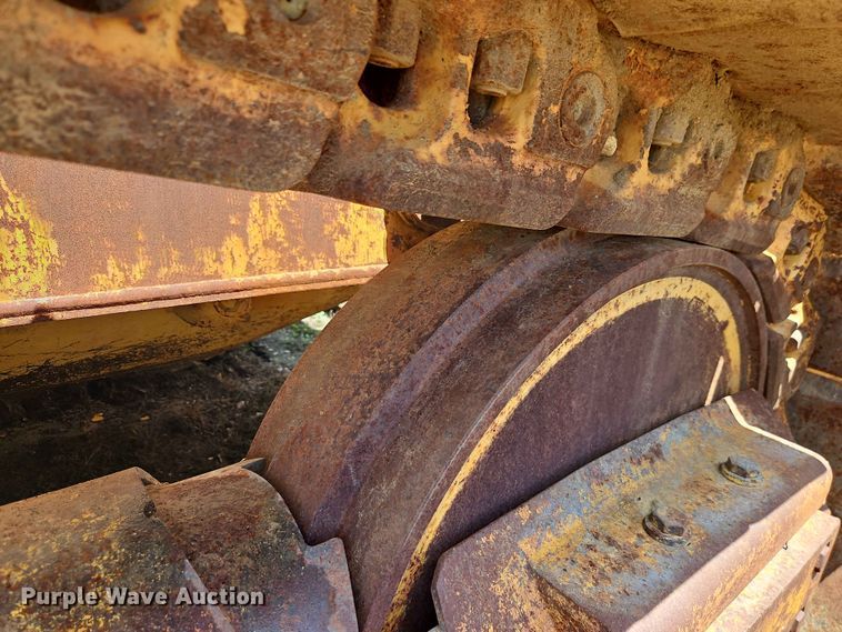 image for item EO7440 2002 John Deere 1050C dozer