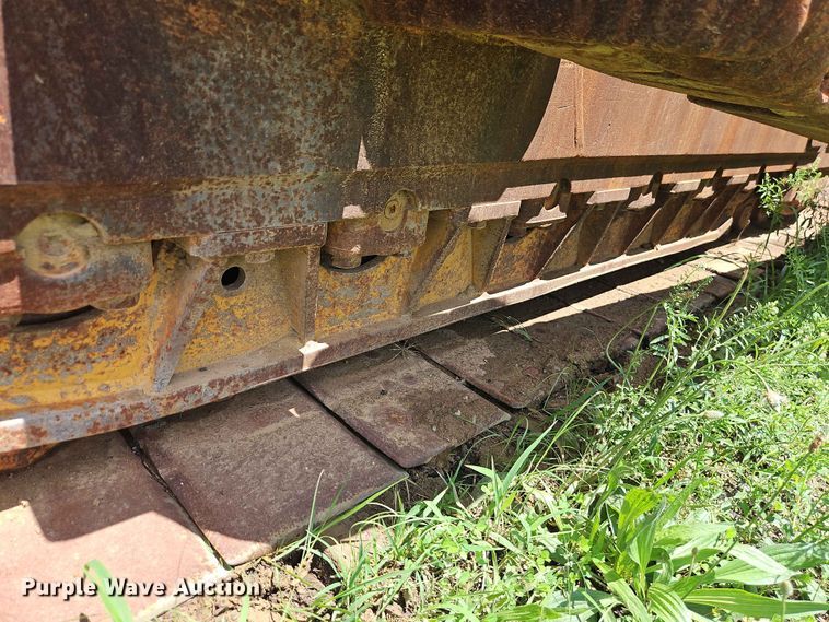 image for item EO7440 2002 John Deere 1050C dozer