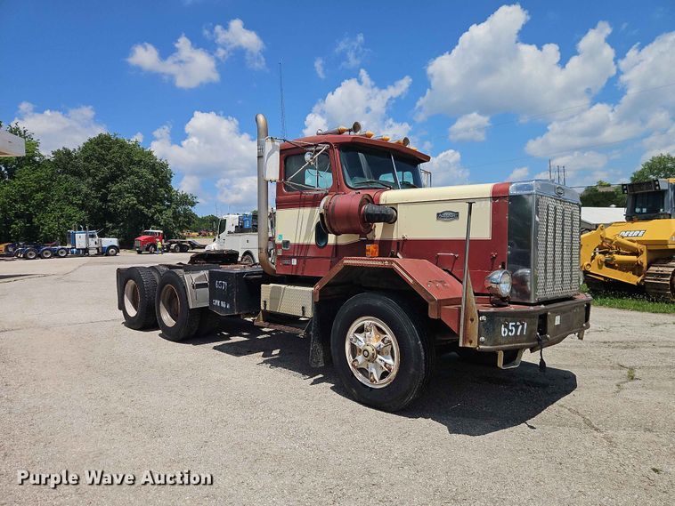 image for item EO7441 1986 Autocar DK semi truck