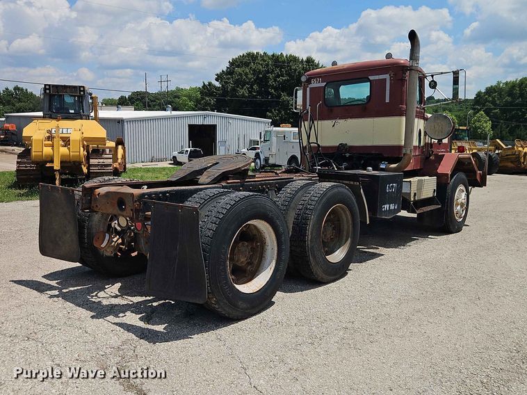 image for item EO7441 1986 Autocar DK semi truck