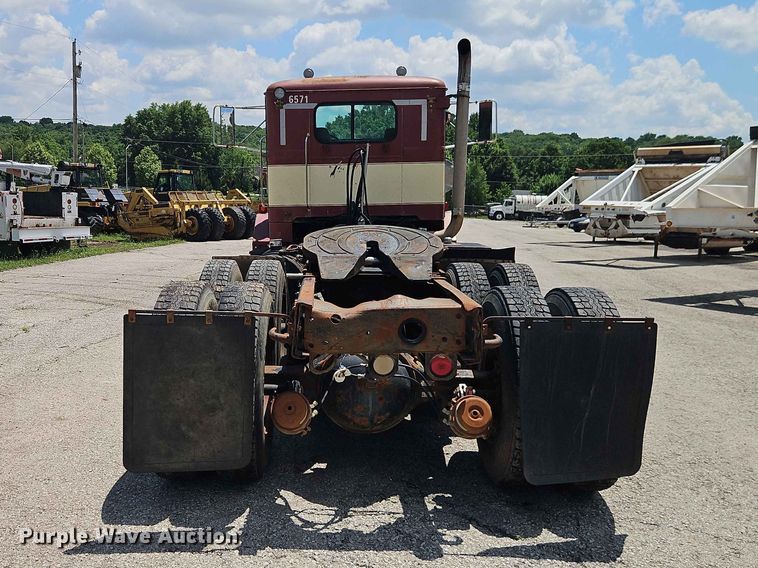 image for item EO7441 1986 Autocar DK semi truck