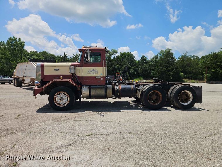 image for item EO7441 1986 Autocar DK semi truck