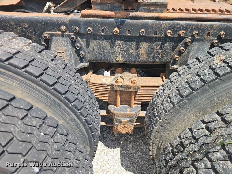 image for item EO7441 1986 Autocar DK semi truck