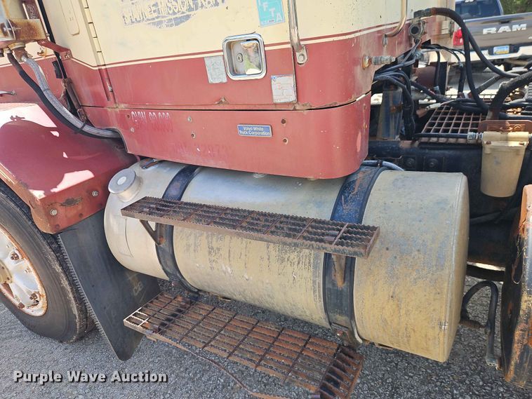 image for item EO7441 1986 Autocar DK semi truck