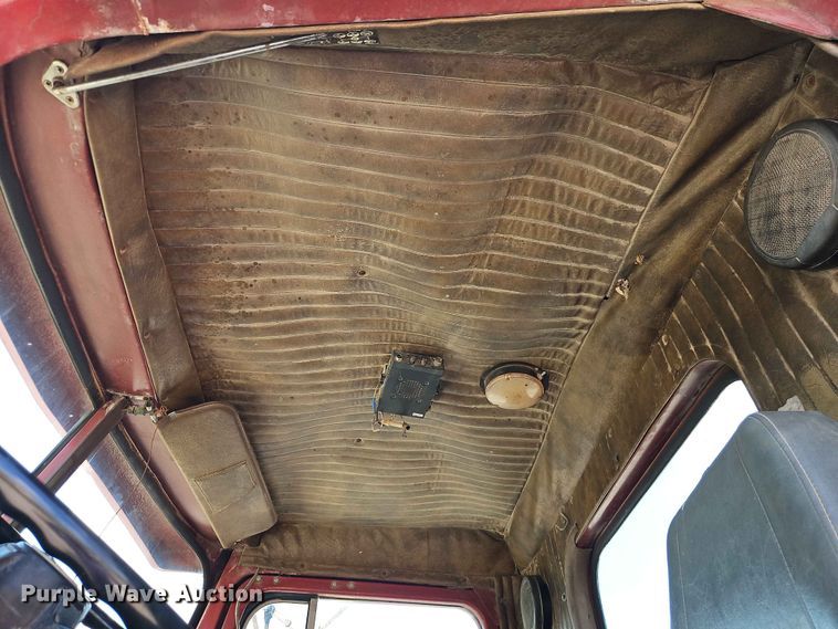 image for item EO7441 1986 Autocar DK semi truck