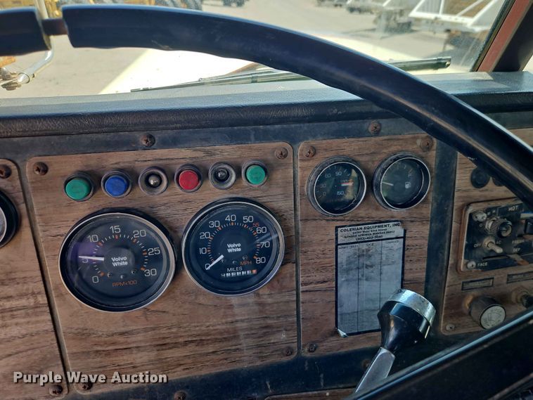 image for item EO7441 1986 Autocar DK semi truck
