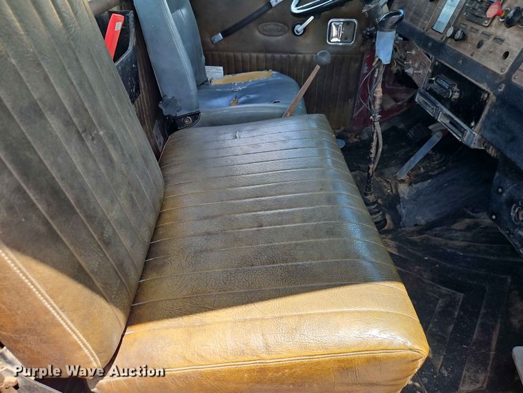 image for item EO7441 1986 Autocar DK semi truck
