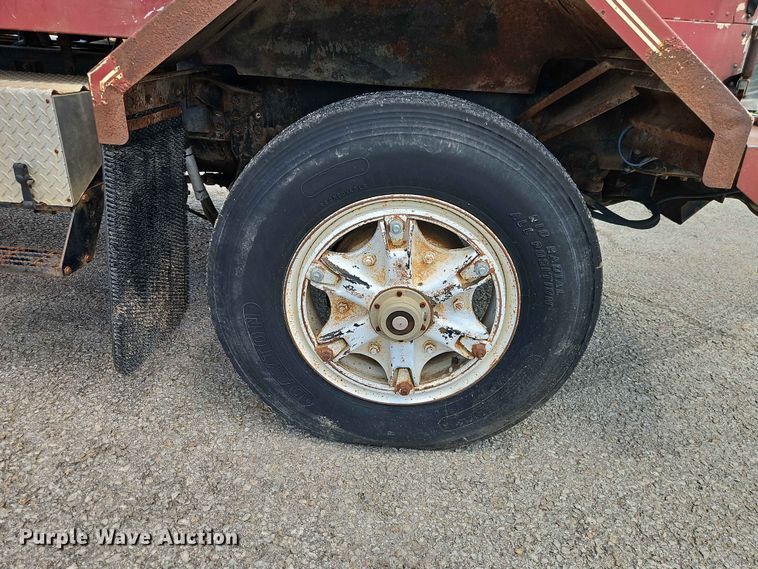 image for item EO7441 1986 Autocar DK semi truck