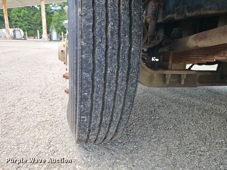 image for item EO7441 1986 Autocar DK semi truck