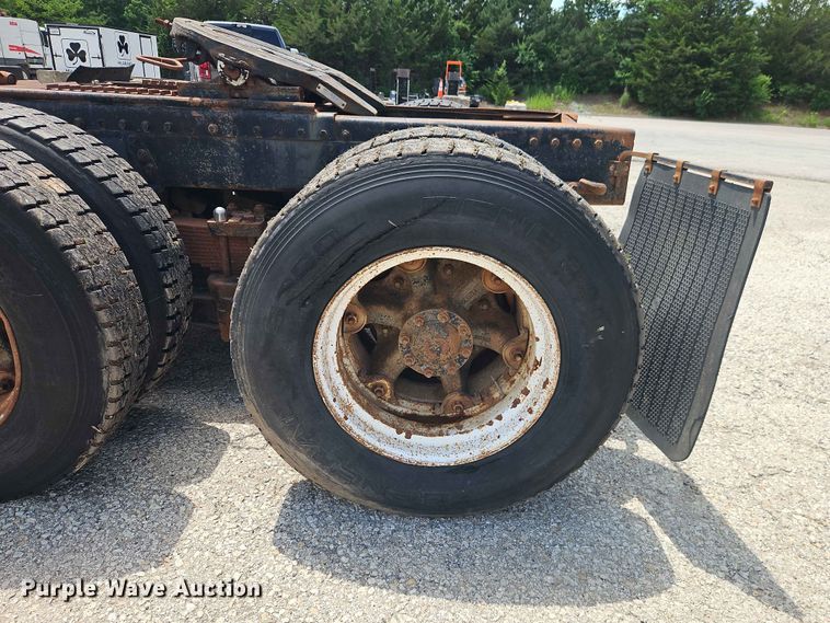 image for item EO7441 1986 Autocar DK semi truck
