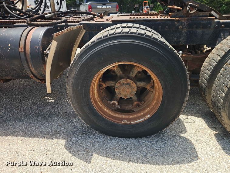 image for item EO7441 1986 Autocar DK semi truck