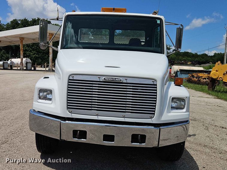 image for item EO7442 1996 Freightliner FL70 utility / service truck