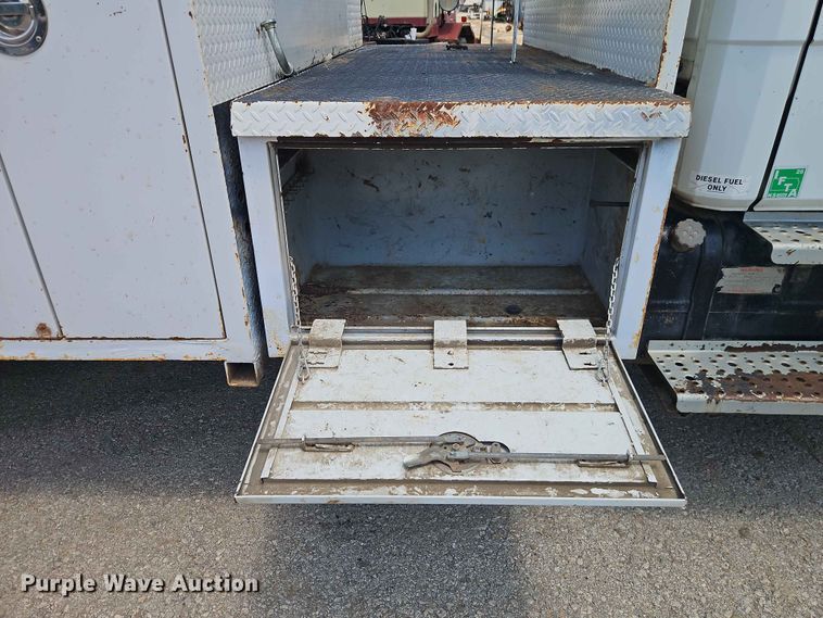image for item EO7442 1996 Freightliner FL70 utility / service truck