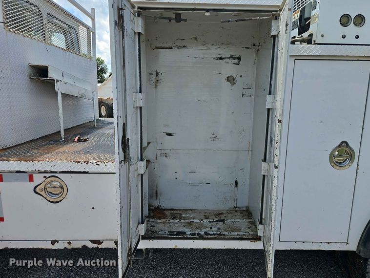 image for item EO7442 1996 Freightliner FL70 utility / service truck