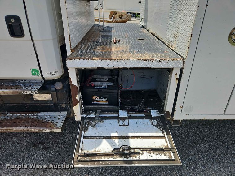 image for item EO7442 1996 Freightliner FL70 utility / service truck