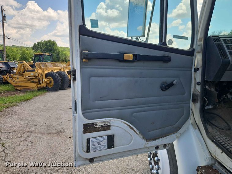 image for item EO7442 1996 Freightliner FL70 utility / service truck
