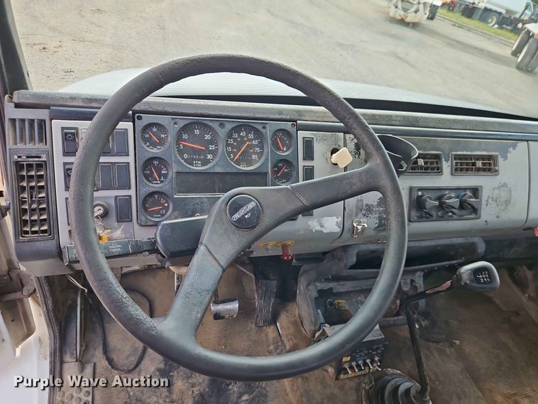 image for item EO7442 1996 Freightliner FL70 utility / service truck