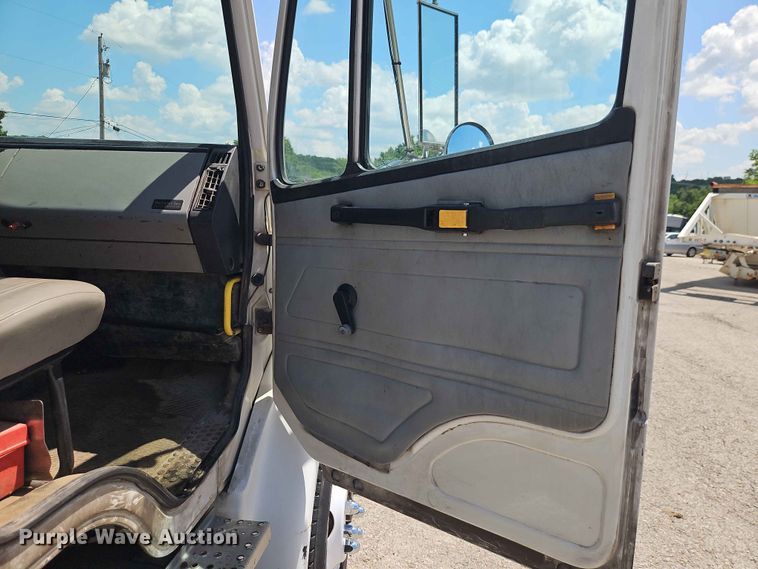 image for item EO7442 1996 Freightliner FL70 utility / service truck