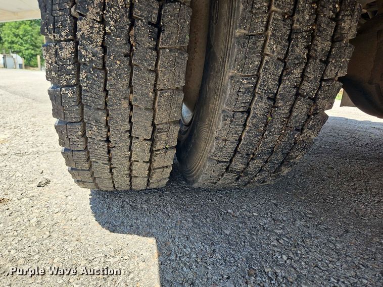 image for item EO7442 1996 Freightliner FL70 utility / service truck