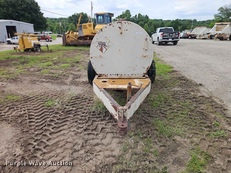 image for item EO7454 Tank trailer