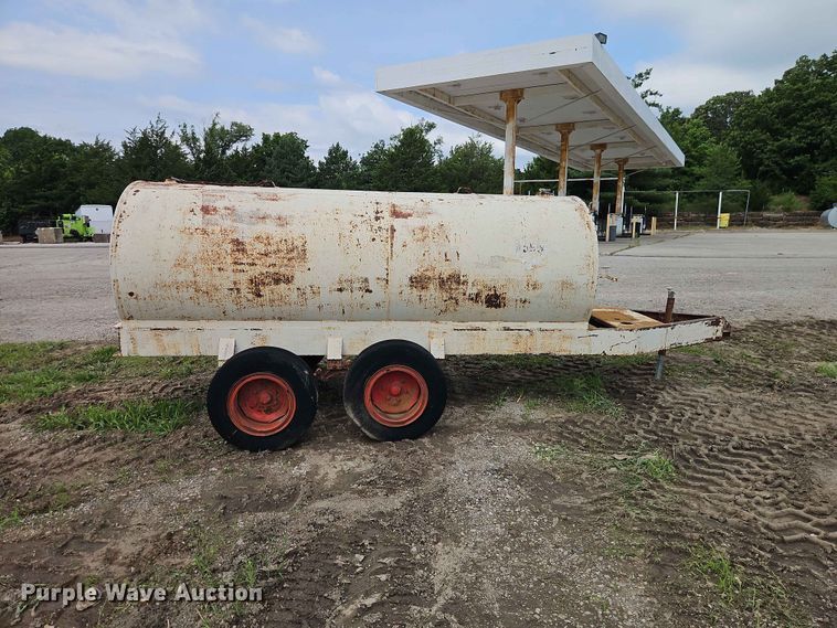 image for item EO7454 Tank trailer