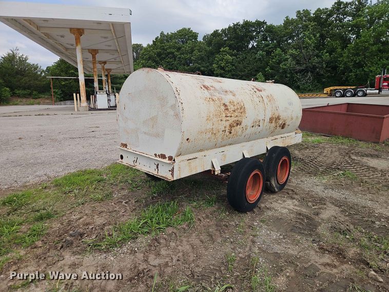 image for item EO7454 Tank trailer
