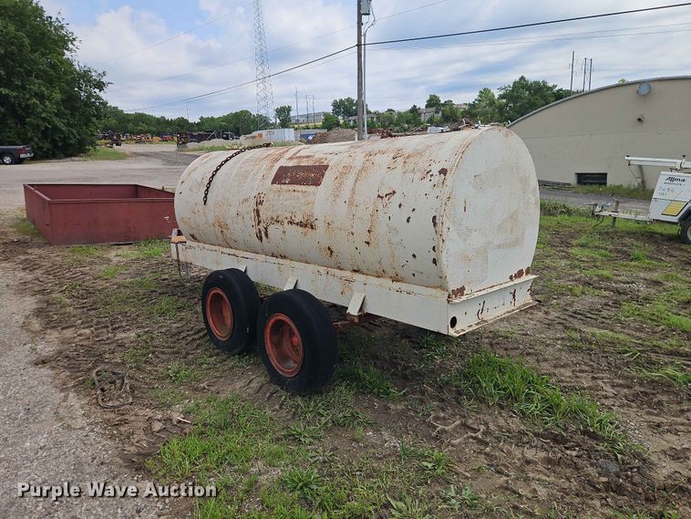 image for item EO7454 Tank trailer
