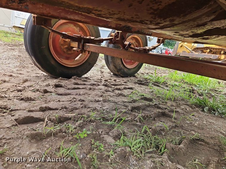 image for item EO7454 Tank trailer