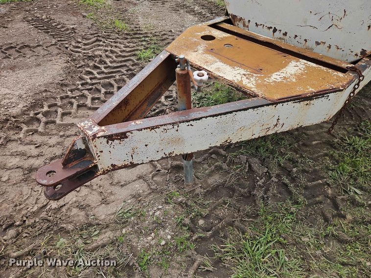 image for item EO7454 Tank trailer