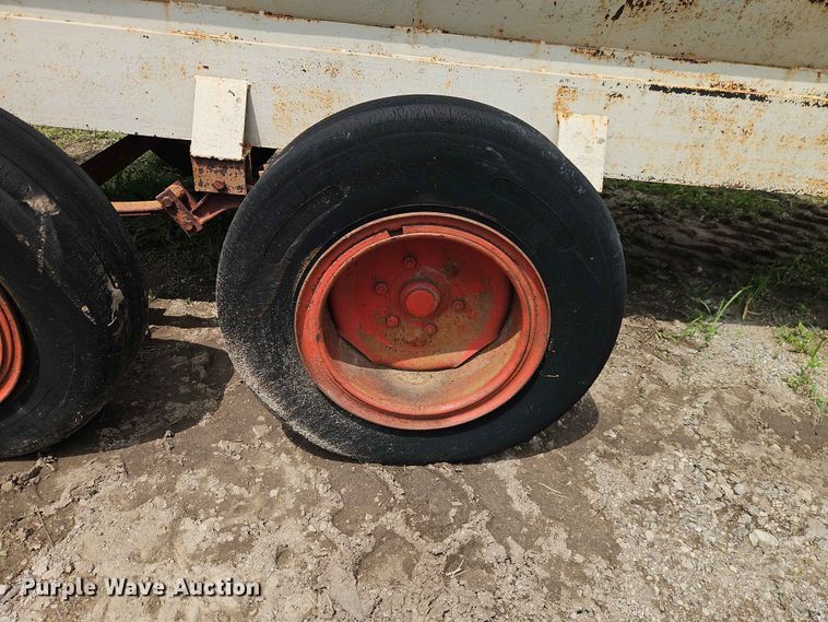 image for item EO7454 Tank trailer