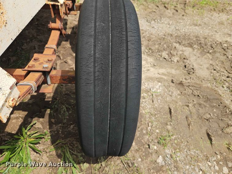 image for item EO7454 Tank trailer
